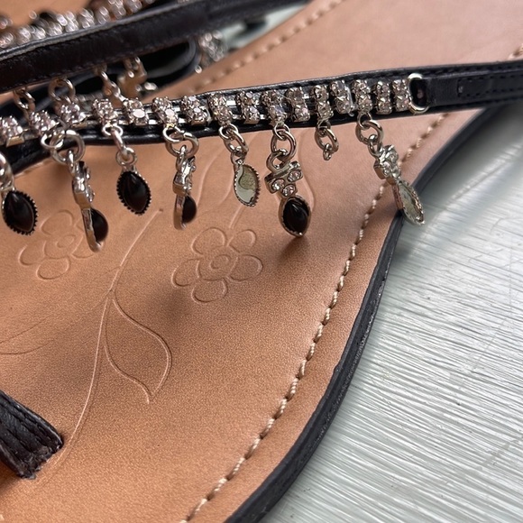 GEMSTONE DANGLING FLIP FLOPS - Picture 2 of 5